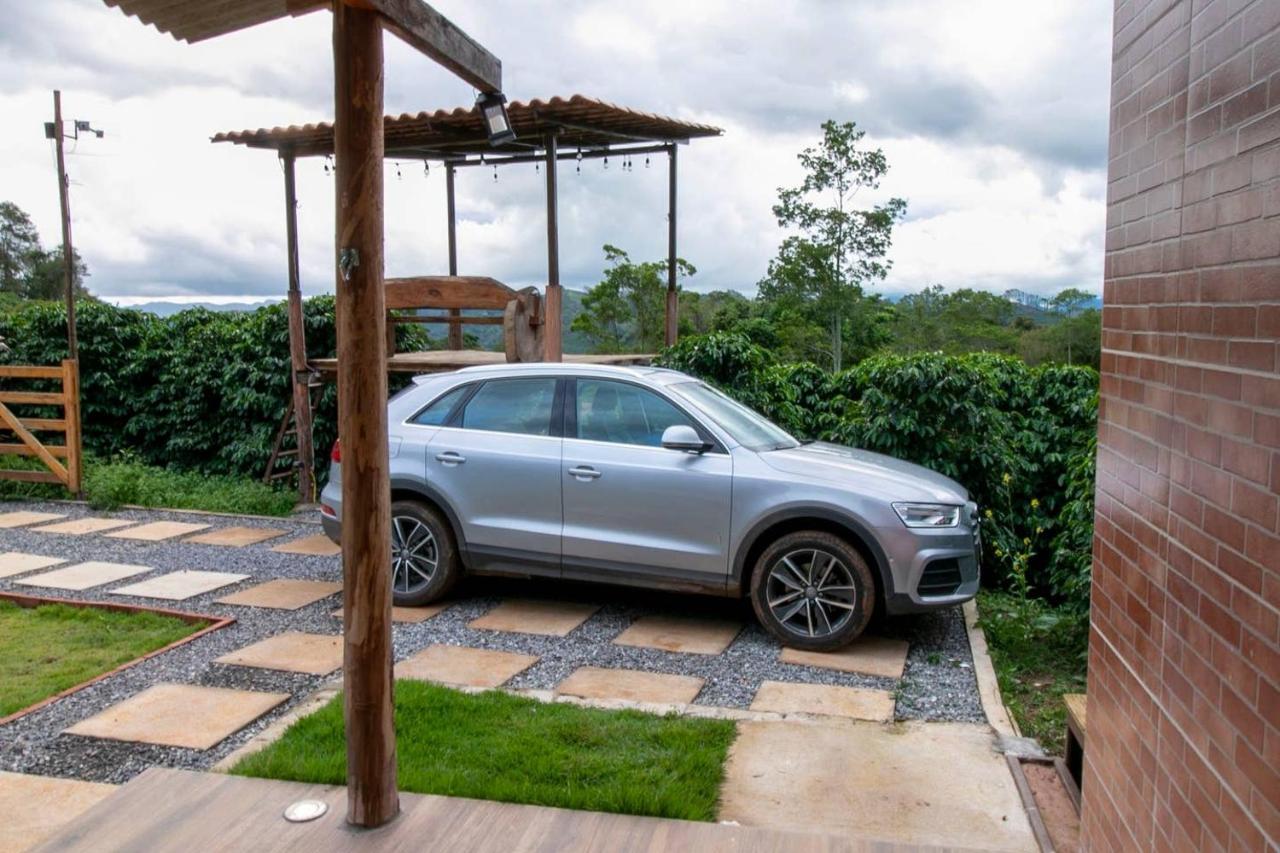 A Loving Farm Cabin Just For You And Your Love! Caparaó Velho Exterior foto